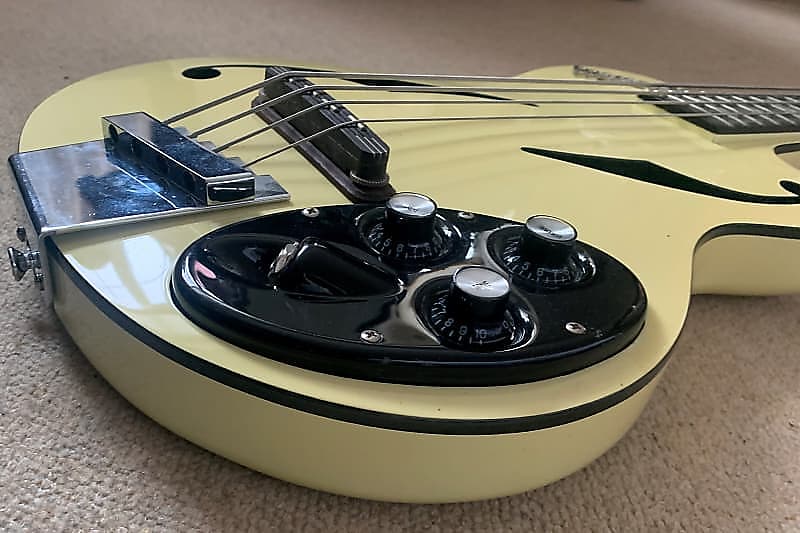 ベース ITALIAGUITARS Mondial Classic Bass Cream Italia Guitars mondial classic Bass