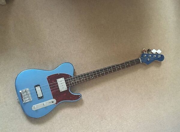 Hutchins  Thunderbolt bass guitar First Edition in Metalic Blue - Image 10