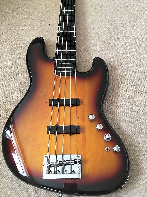 Squier Deluxe Jazz Bass V Active (5 String) 3-Color Sunburst - Image 11