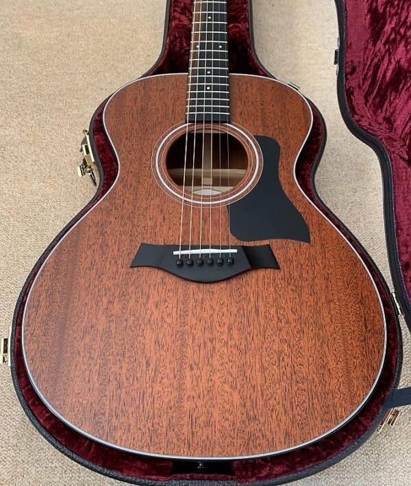 Taylor  322e with Taylor case Mahogany 2015 - Image 3