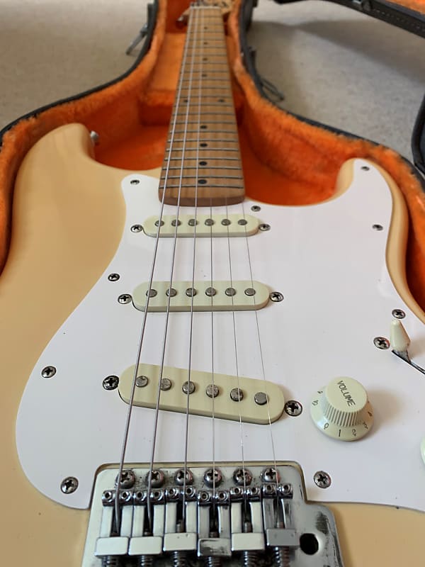 Squier Stratocaster made in 1994 in Time Faded White - Rock Stock