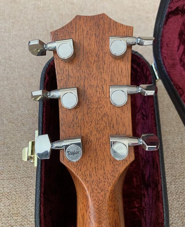 Taylor  322e with Taylor case Mahogany 2015 - Image 12
