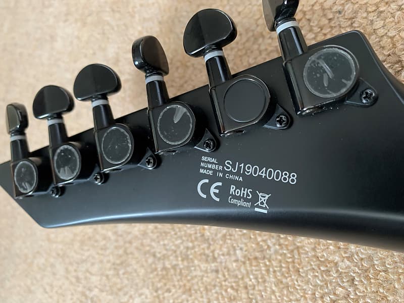 Washburn Parallaxe V260, Carbon Black - Rock Stock Stores