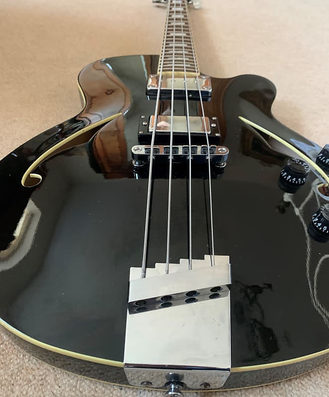 Italia Torino Semi-Hollow Body Bass Guitar, Black - Image 3