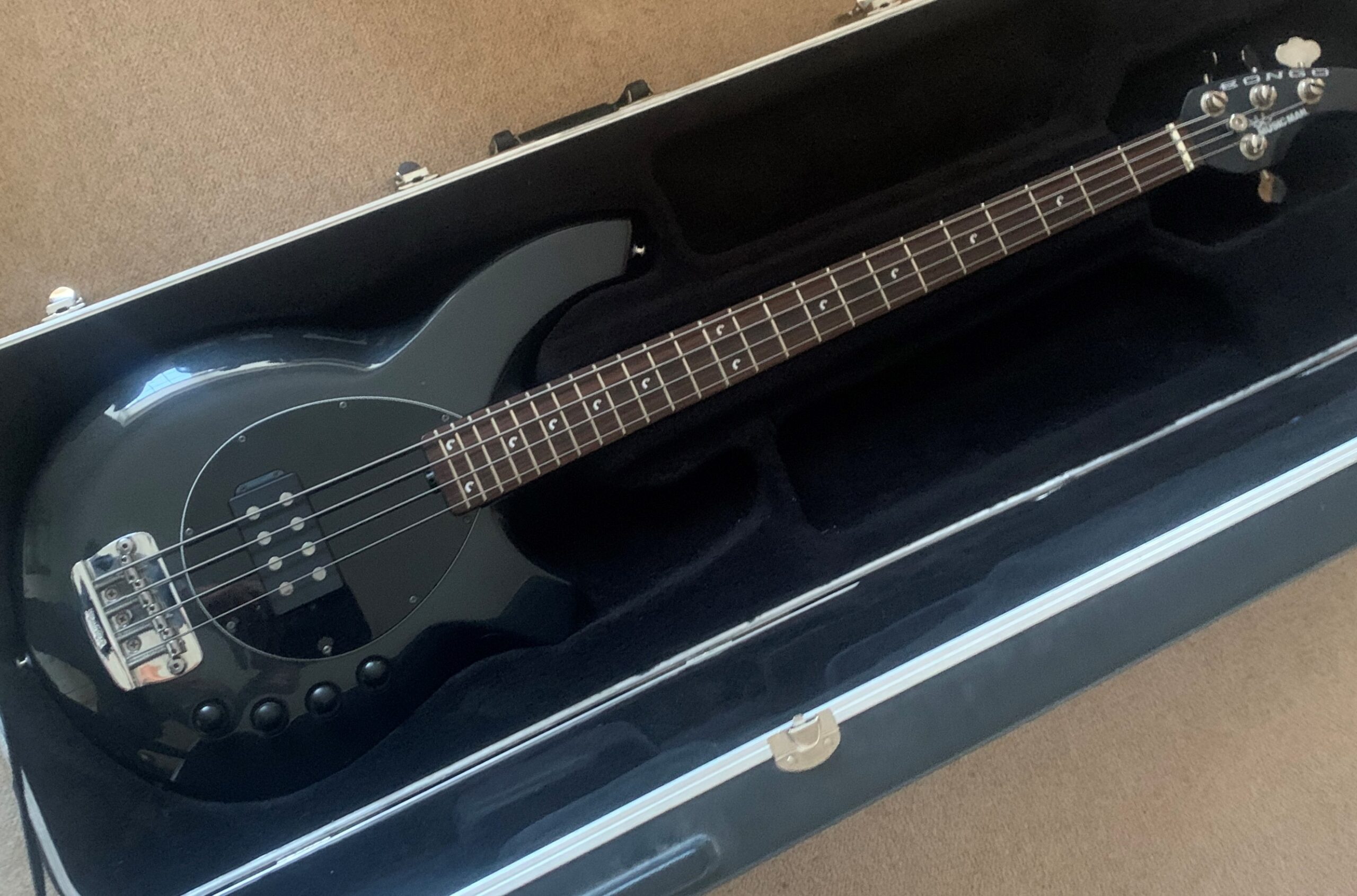 Music Man Bongo 4 USA 2004 Saphire Black(Dark Grey) - Rock Stock