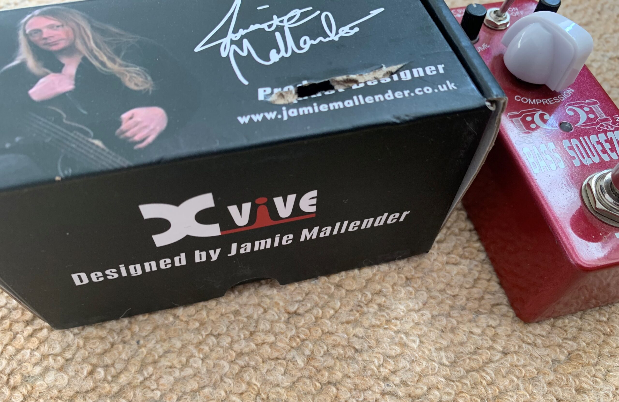 Xvive XB1 Bass Squeezer Compressor Micro Pedal - Image 3