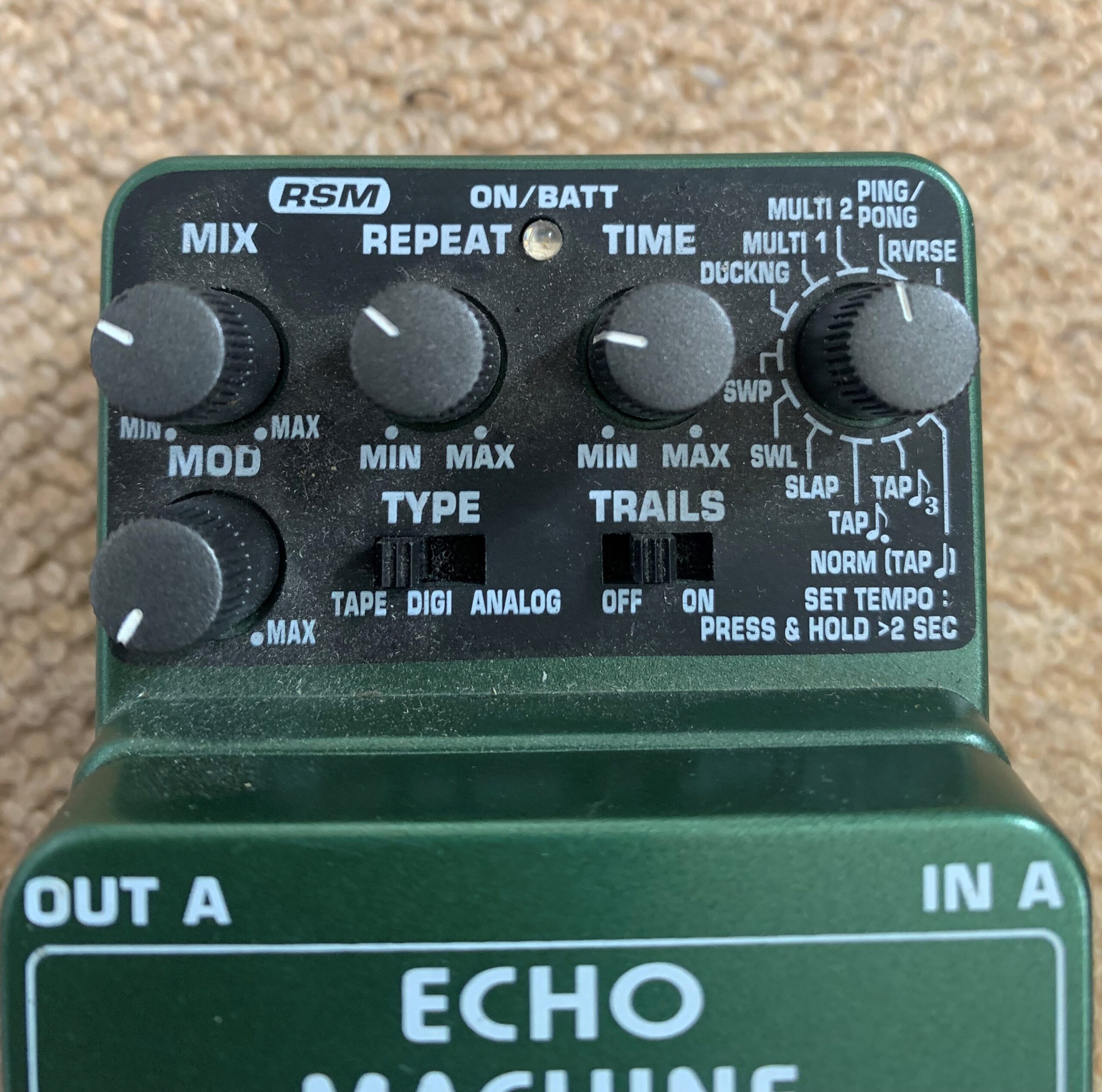 Behringer ECHO MACHINE EM600 - Image 2