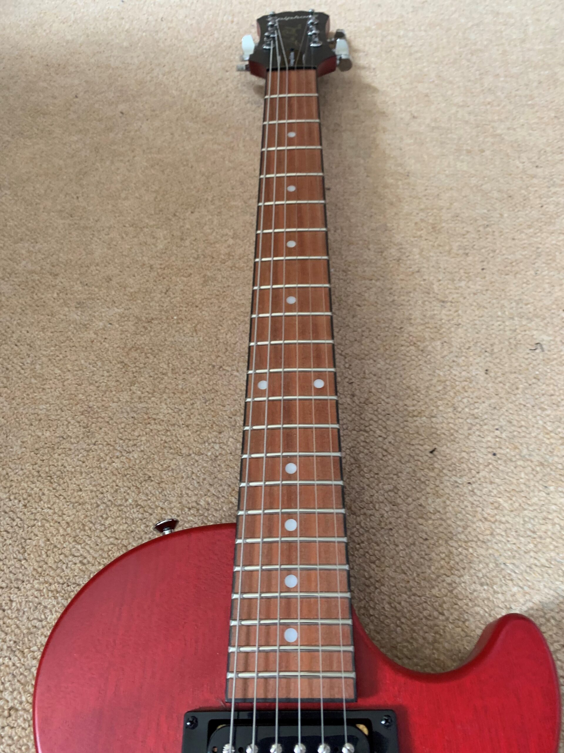 EPIPHONE LES PAUL SPECIAL VE IN VINTAGE WORN CHERRY - Image 4