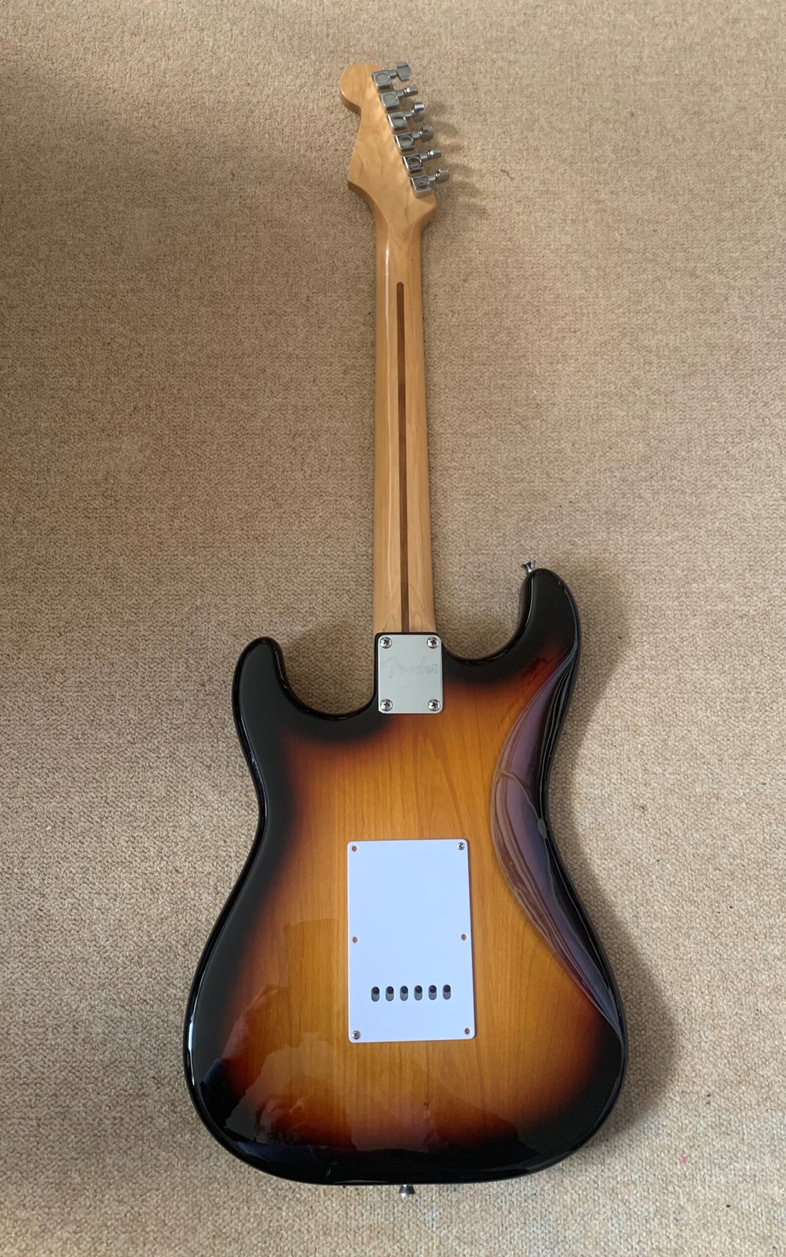 る*ー様 Fender Mexico Stratocaster 2001年製 Fender Stratocaster 2001 Mexican Standard Sunburst - Rock