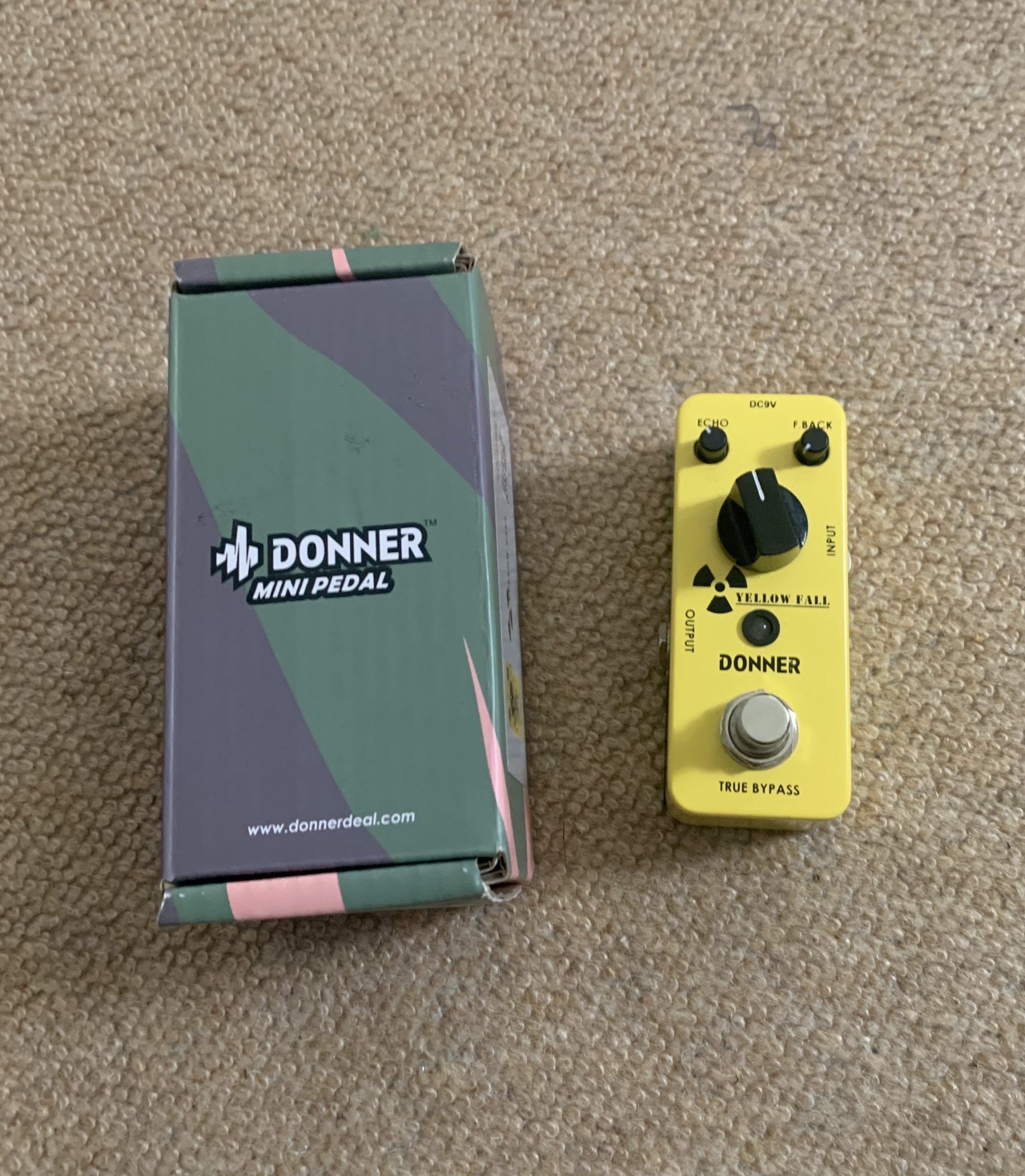 Donner Yellow Fall Delay Pedal, Delay Guitar Effects Pedals Mini Pedal Compact Size Pedal