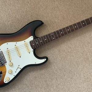 Squire Stratocaster 2004 sunburst Indonesia