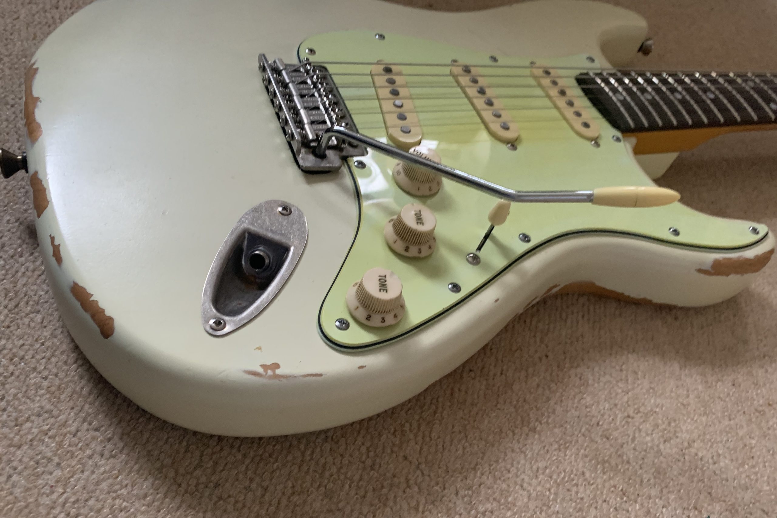 Vintage V6 Thomas Blug Signature Electric Guitar ~ Distressed Vintage White - Image 3