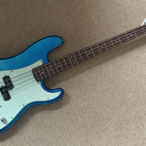 VINTAGE V4 REISSUED BASS GUITAR  BAYVIEW BLUE
