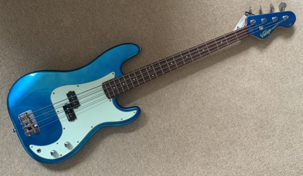 VINTAGE V4 REISSUED BASS GUITAR  BAYVIEW BLUE