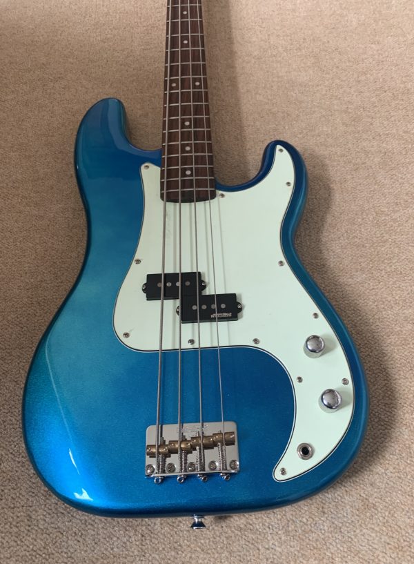VINTAGE V4 REISSUED BASS GUITAR  BAYVIEW BLUE - Image 2