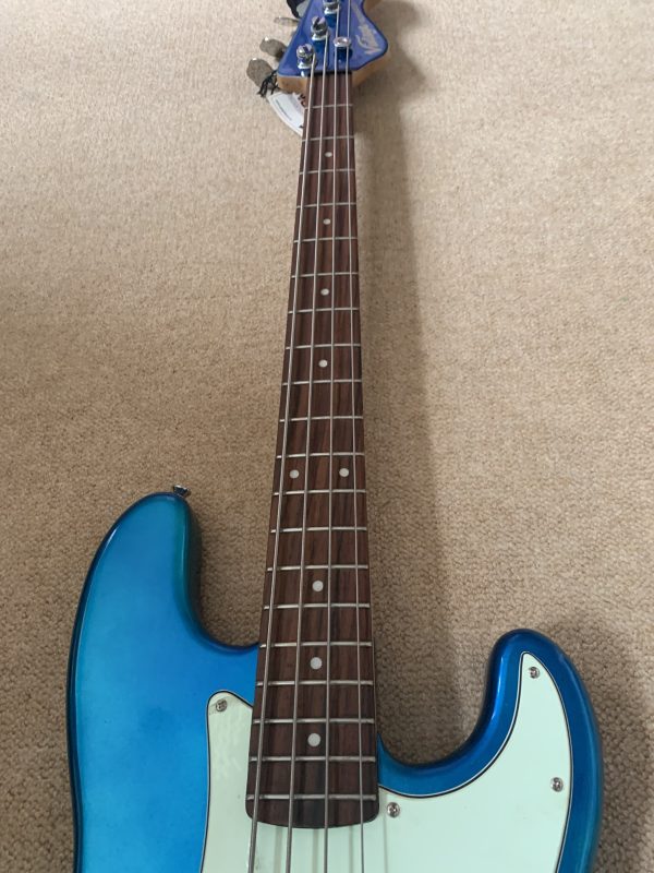 VINTAGE V4 REISSUED BASS GUITAR  BAYVIEW BLUE - Image 4