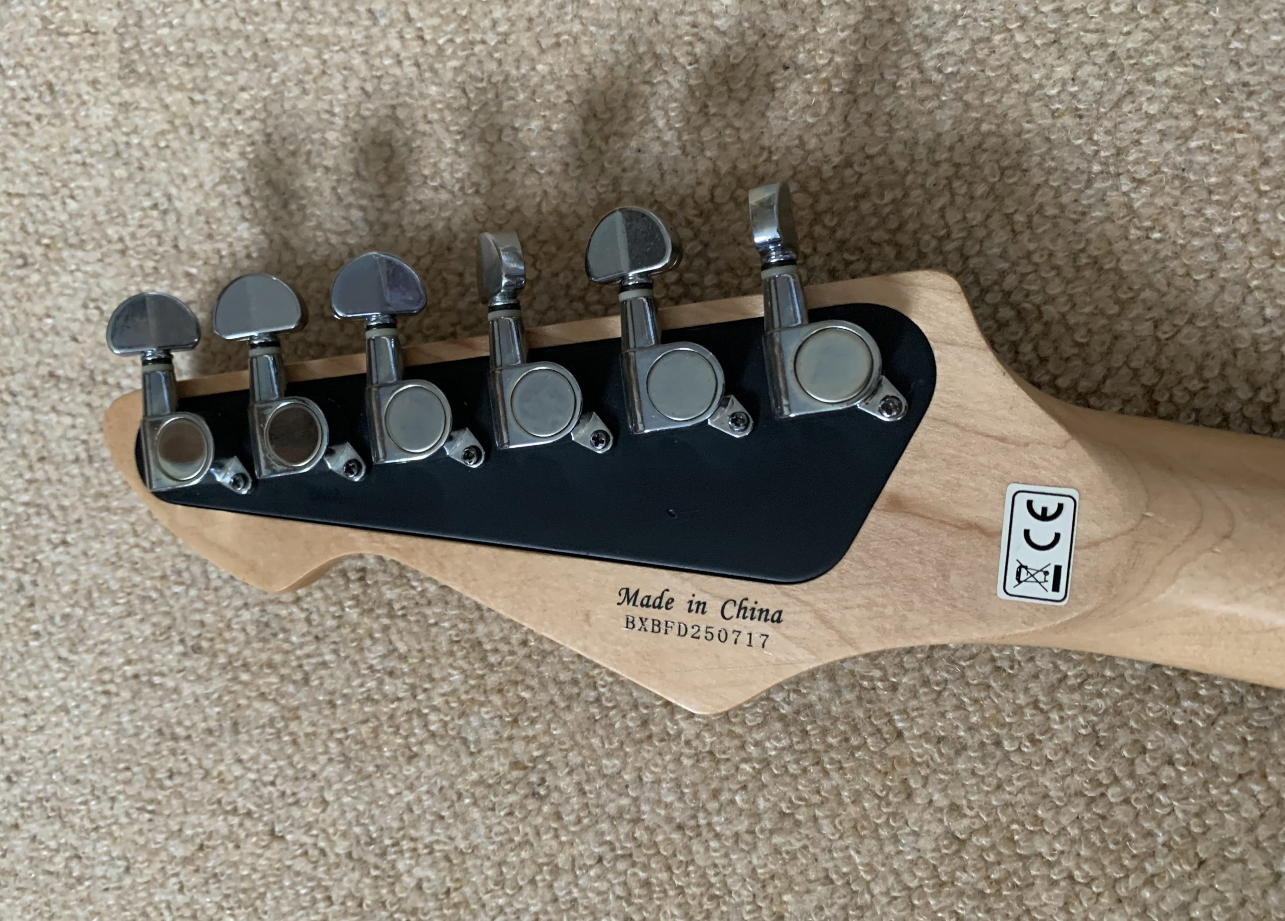 Peavey Raptor Custom Silverburst Electric Guitar - Image 10