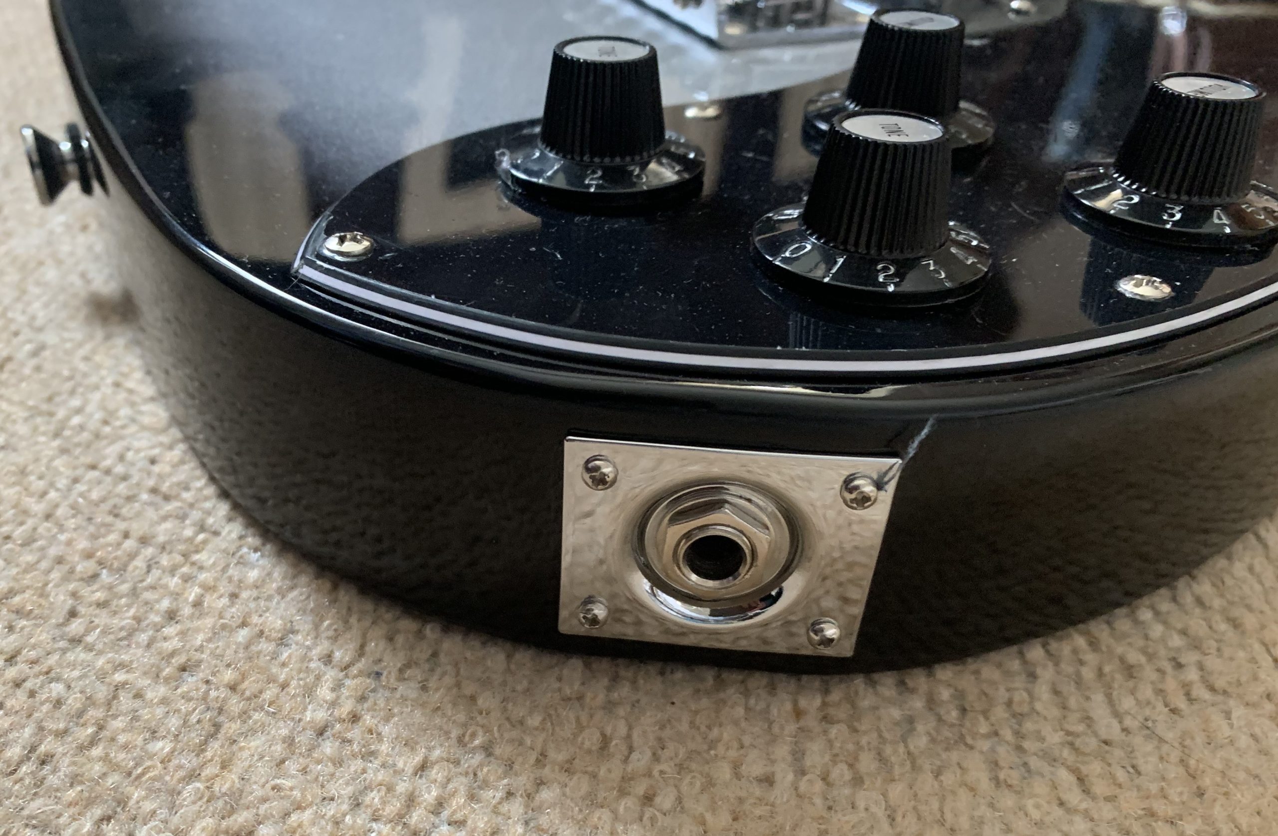 SQUIER TELECASTER DELUXE, LIMITED EDITION AFFINITY in SILVER BURST - Image 3