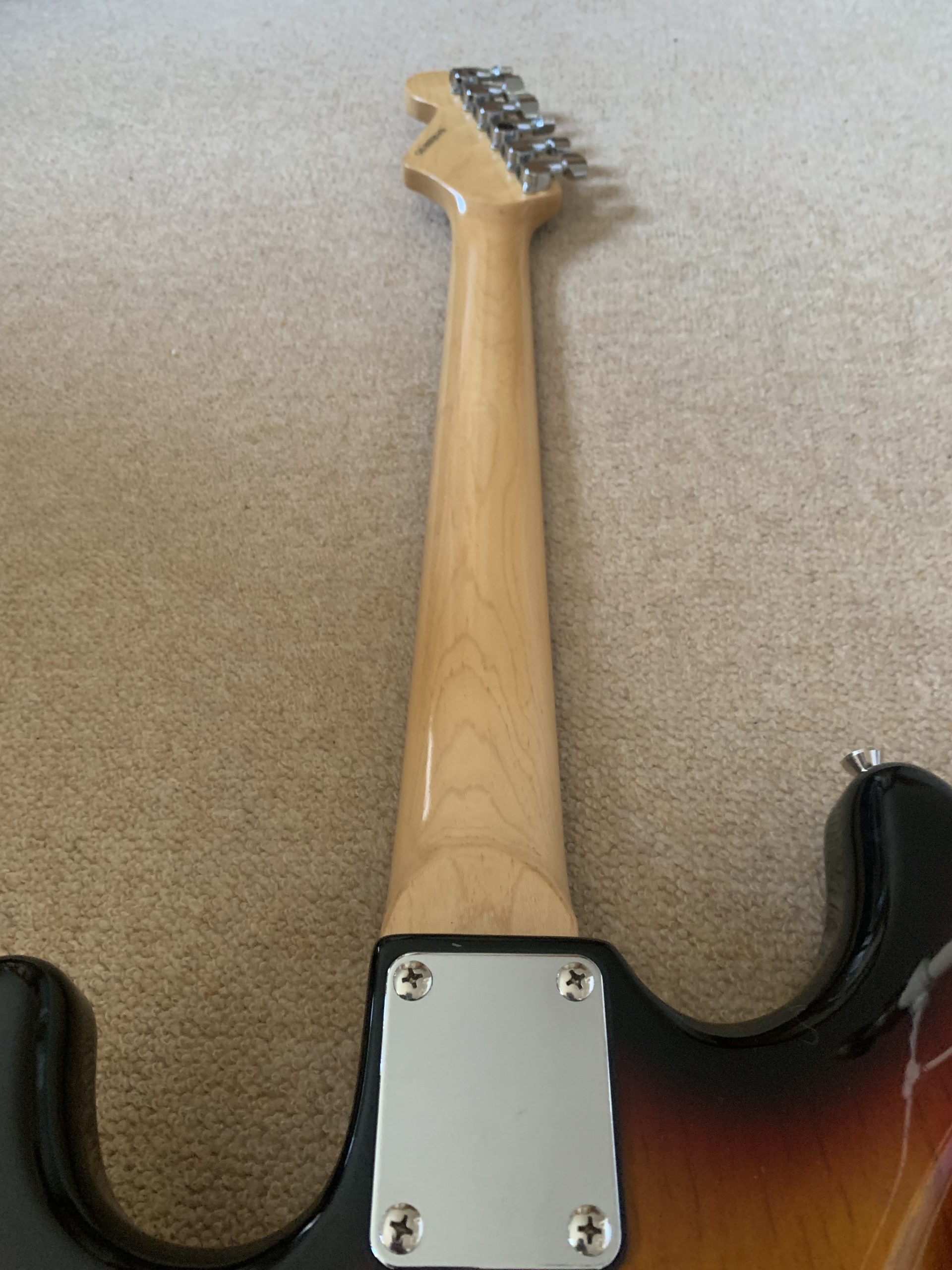 2022年製【Squire|Stratocaster】 Amazon.com: Fender Squier Debut Series Stratocaster Electric