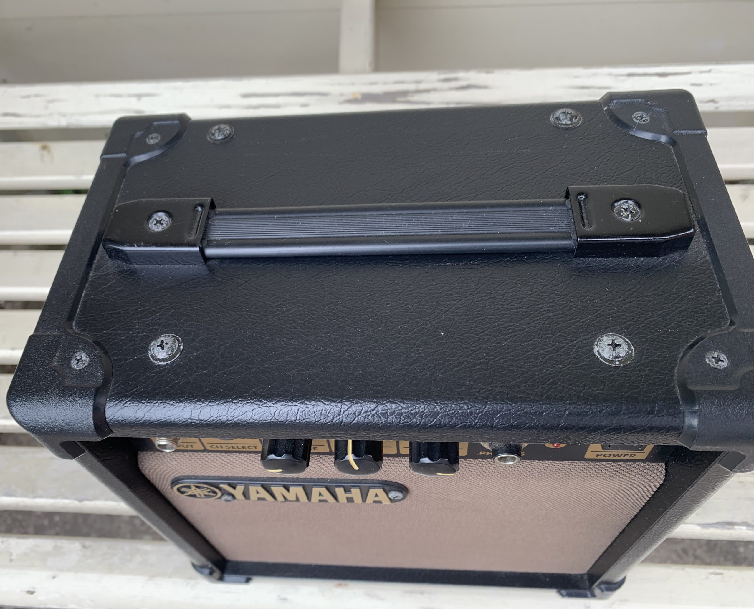 YAMAHA GA-10 GUITAR AMPLIFIER (10watts) - Image 2