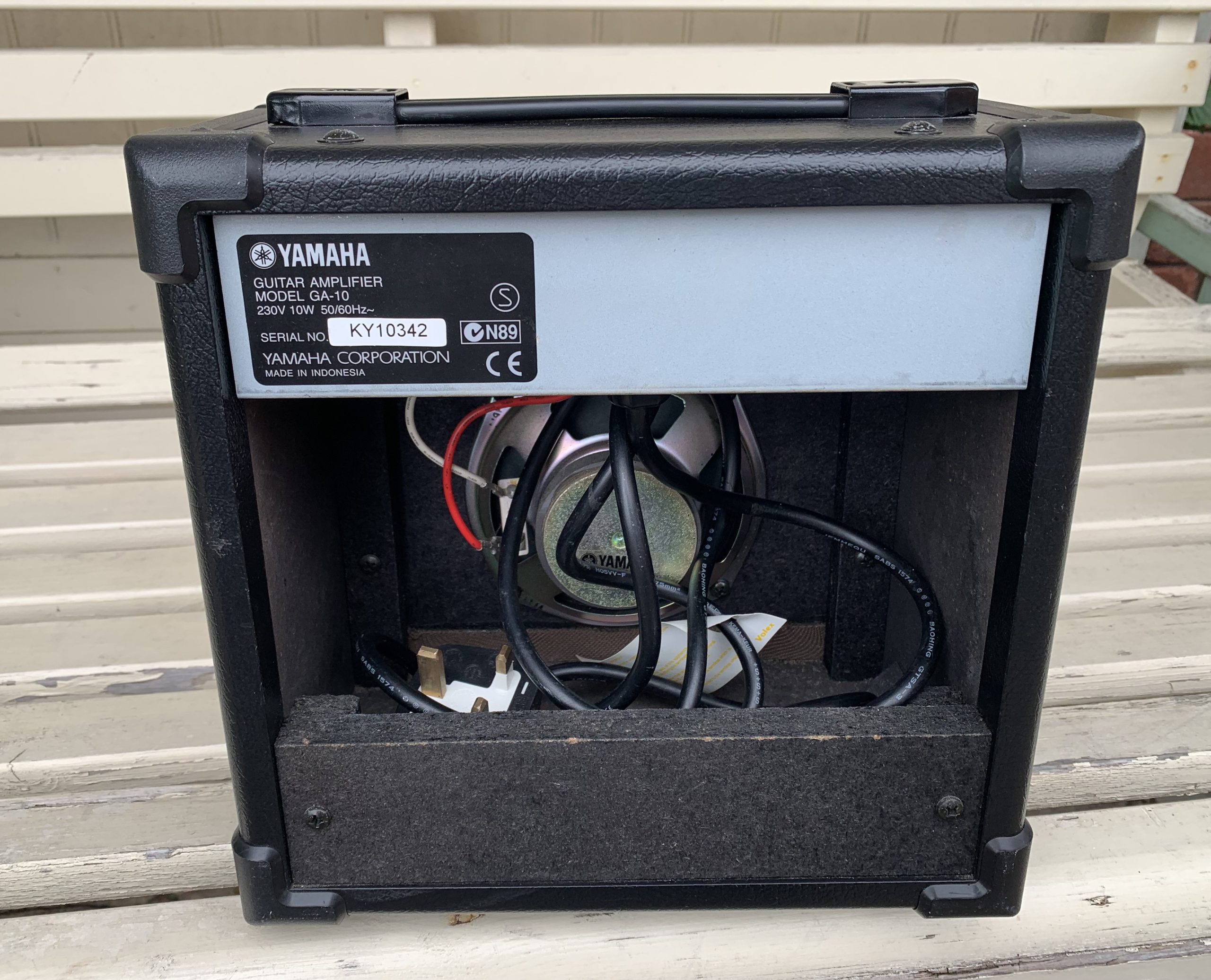 YAMAHA GA-10 GUITAR AMPLIFIER (10watts) - Image 5
