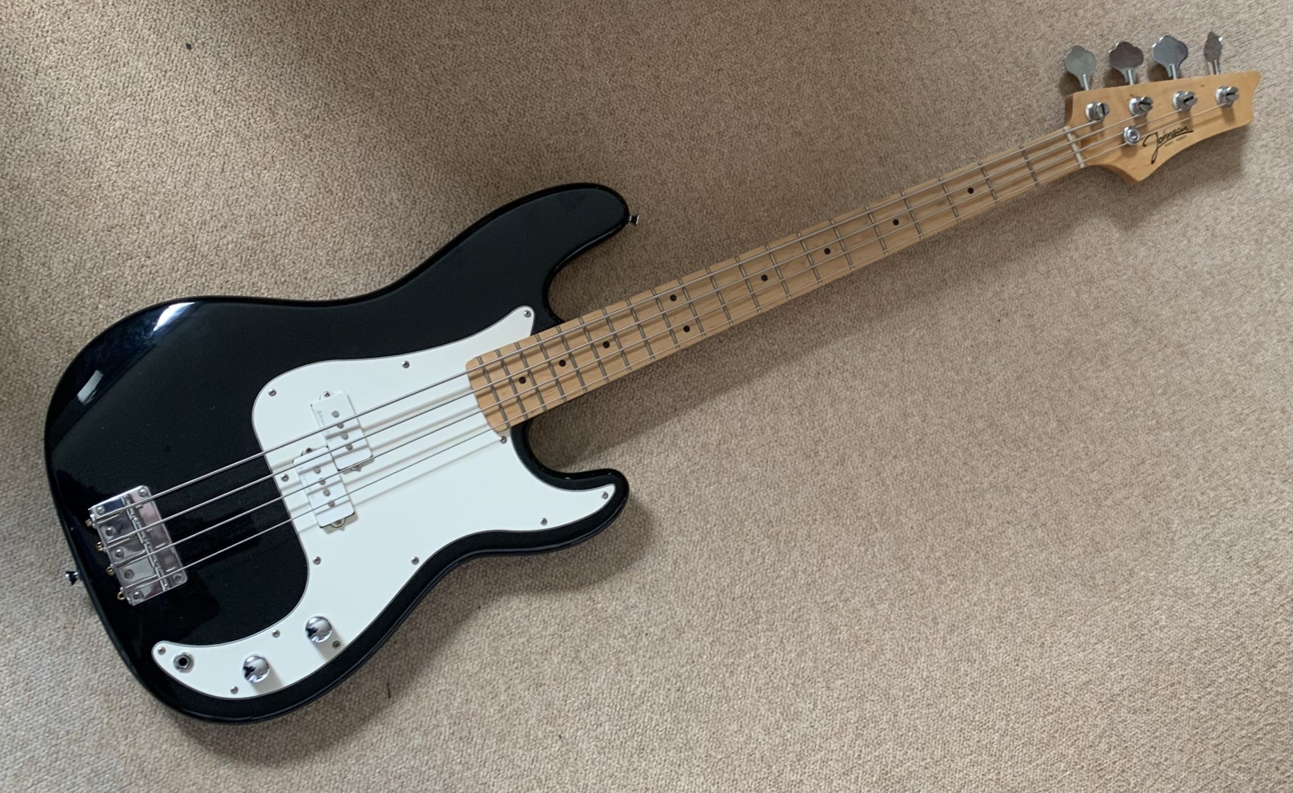 Johnson By Axl P Bass Style 4-String bass