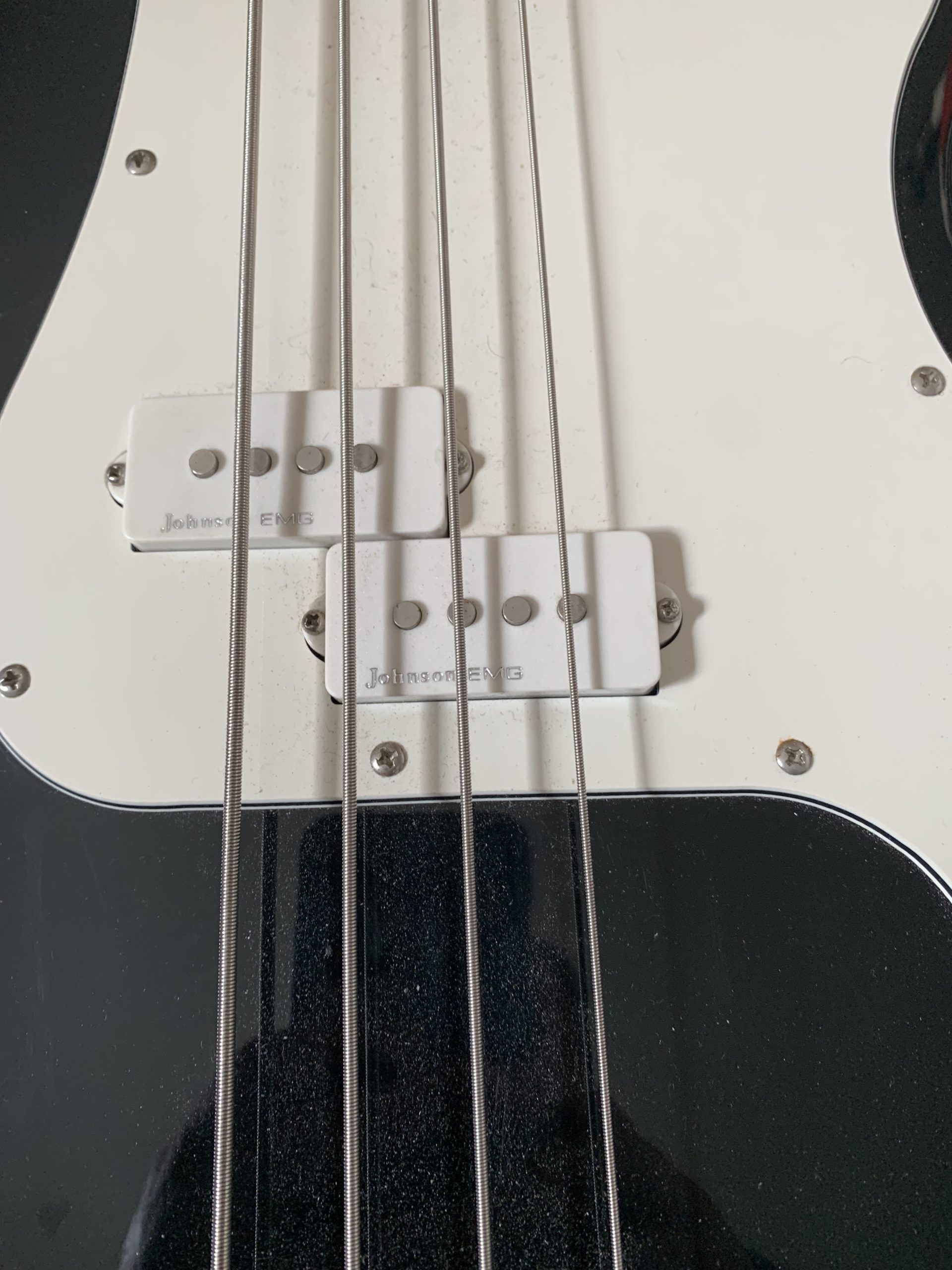 Johnson By Axl P Bass Style 4-String bass - Image 5