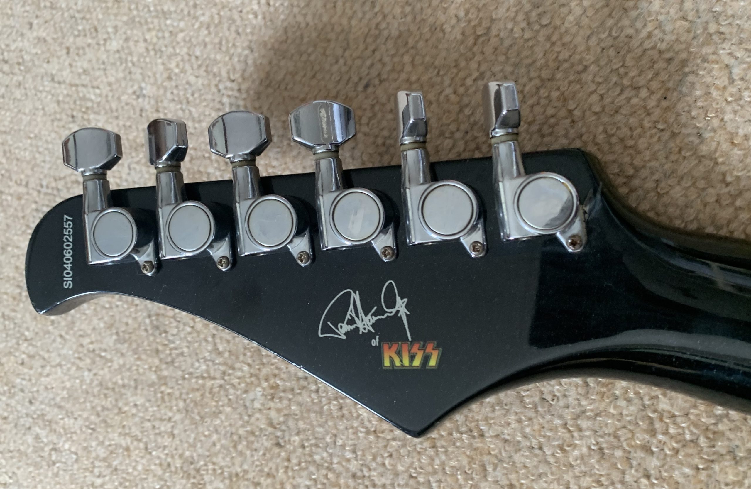 Silvertone PSAP1 Apocalypse KISS Paul Stanley Signature Electric Guitar in Liquid Sparkle Black - Image 6
