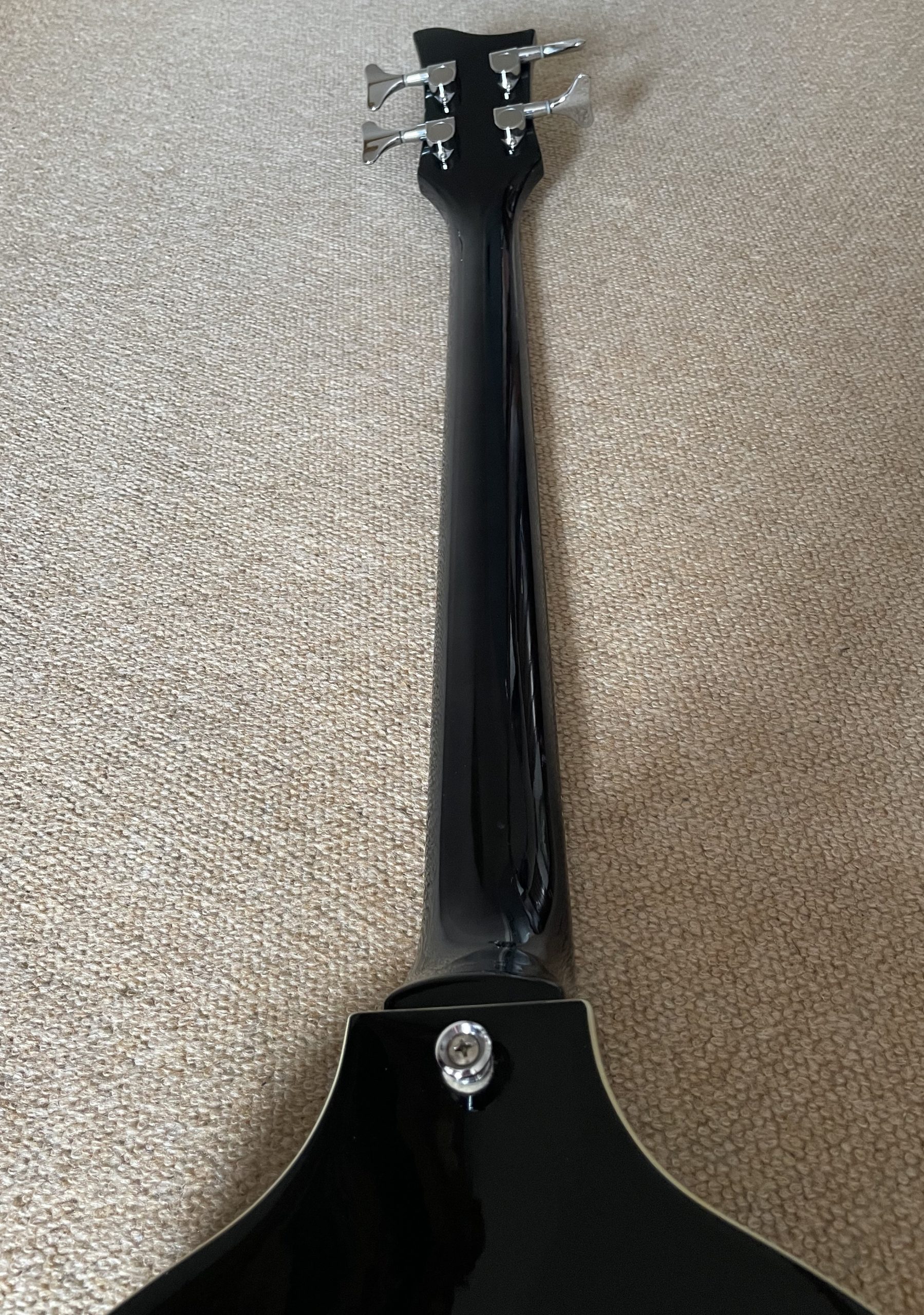 Le Marquis NY Violin Bass Guitar Black with white pick guard - Image 8