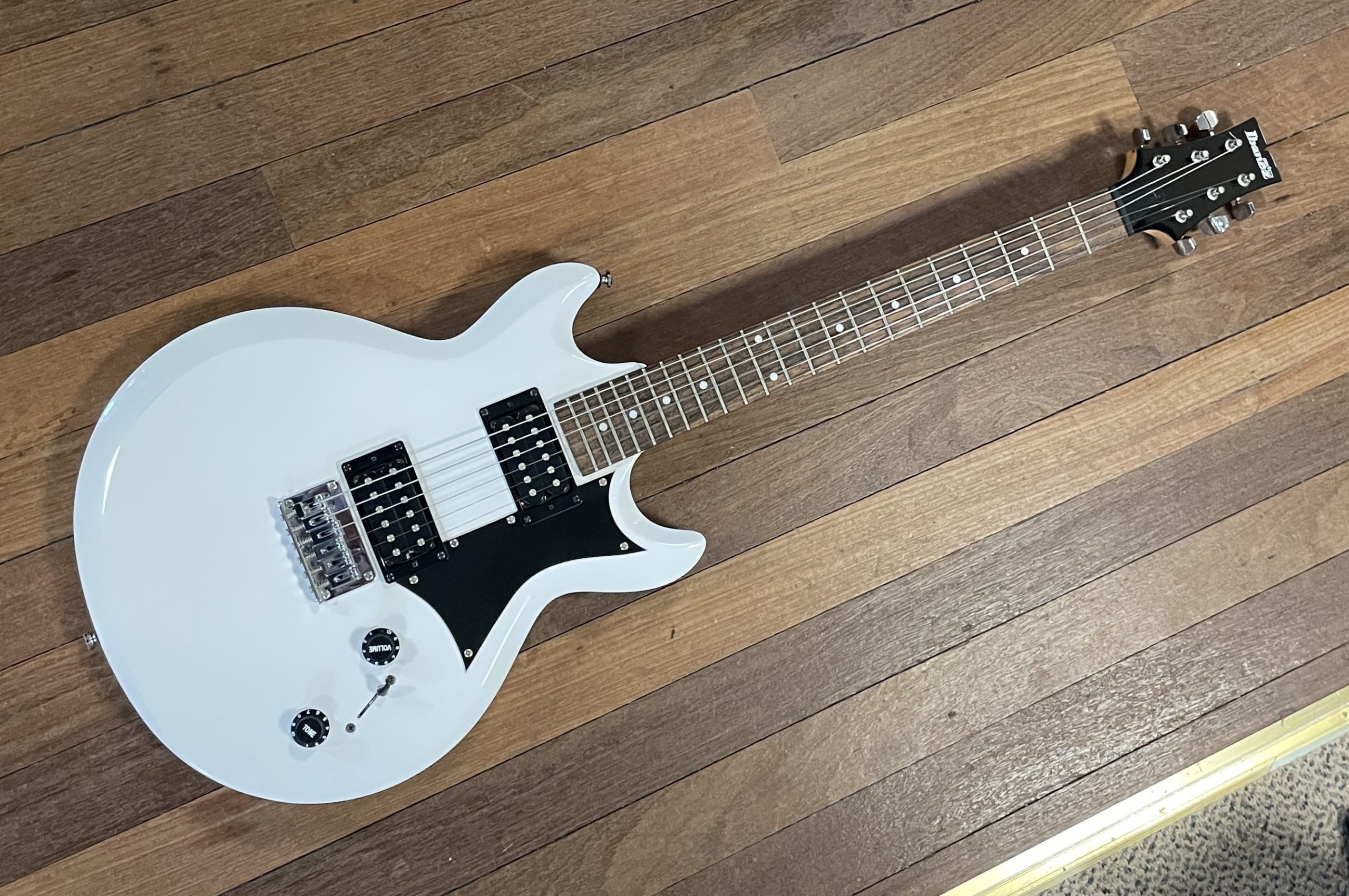 Ibanez GAX30 GIO White