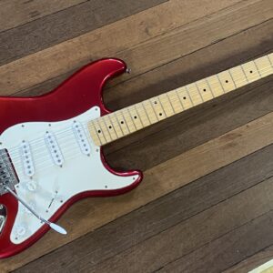 Johnson by AXL Stratocaster with EMG Pickups candy apple red