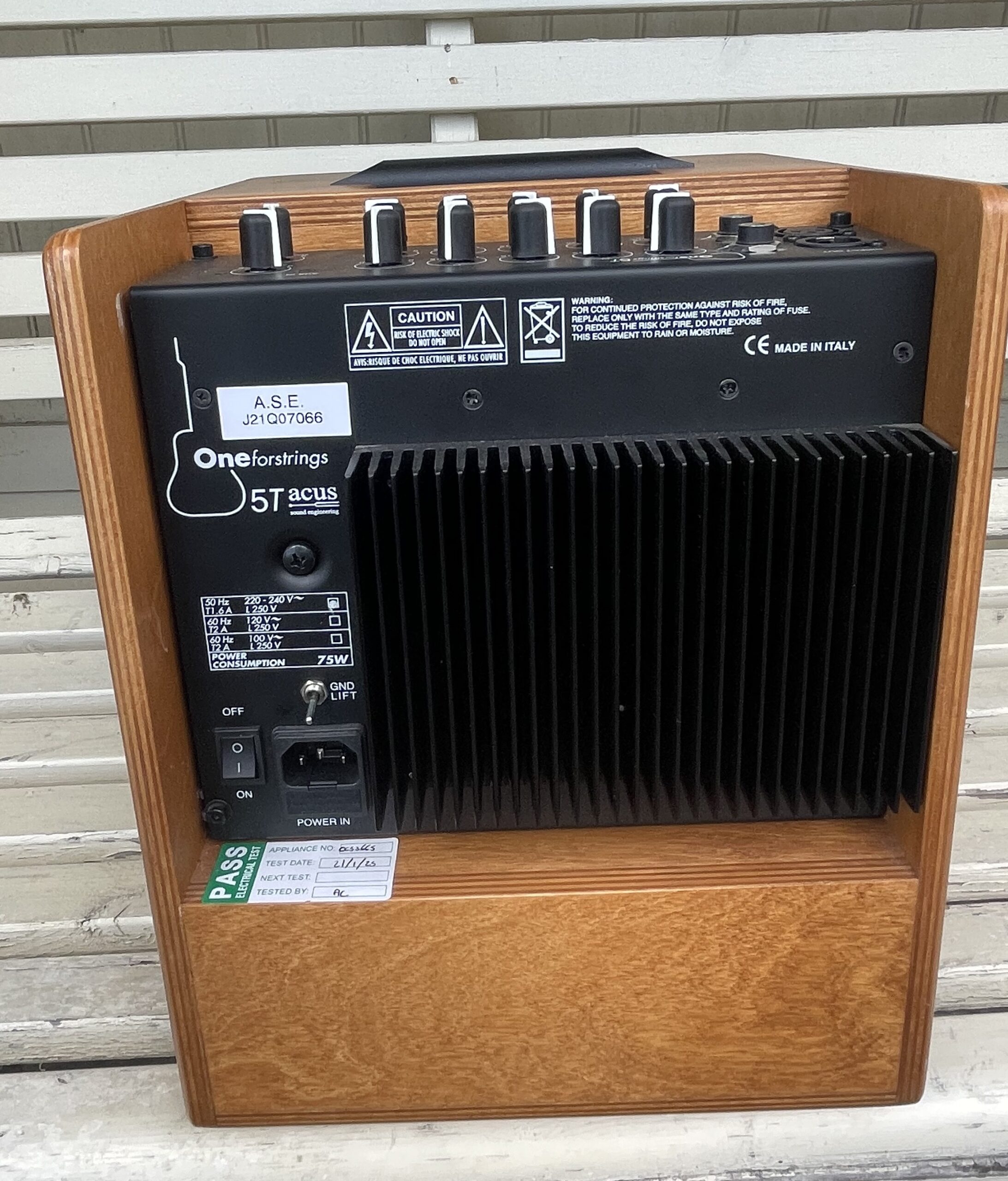 Acus One-5T Boutique Acoustic Guitar Amplifier, Wood - Image 3