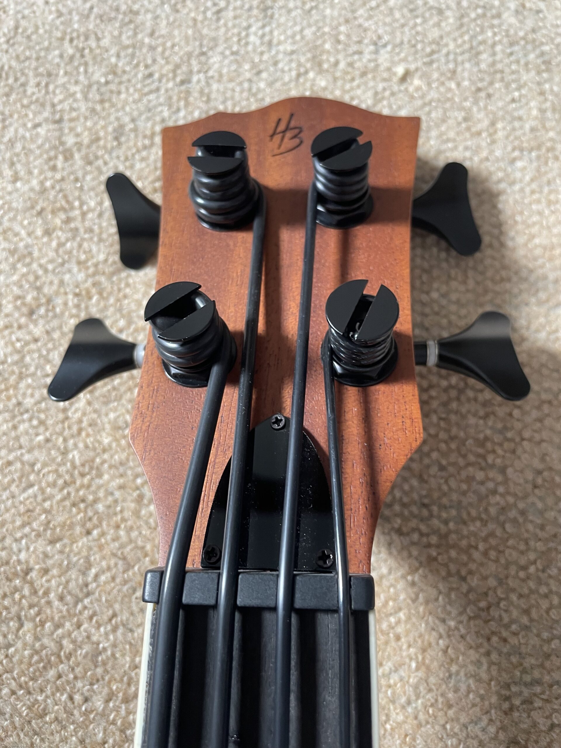 Harley Benton UkeBass Mahogany - Image 6