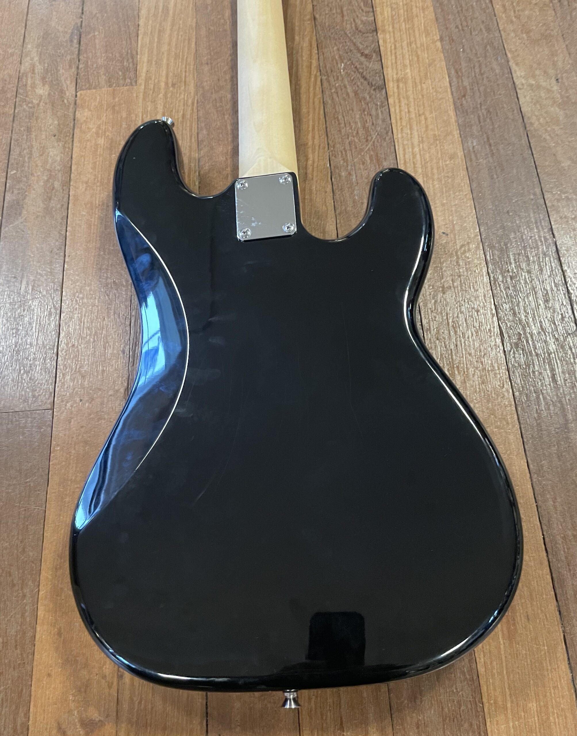 Vintage V40 Coaster Bass Guitar Black Left Handed - Image 7